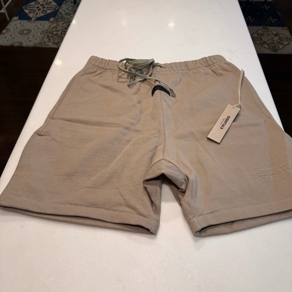 Fear of God Essentials Sweat Shorts Mens Medium Color Smoke NWT - Picture 10 of 10